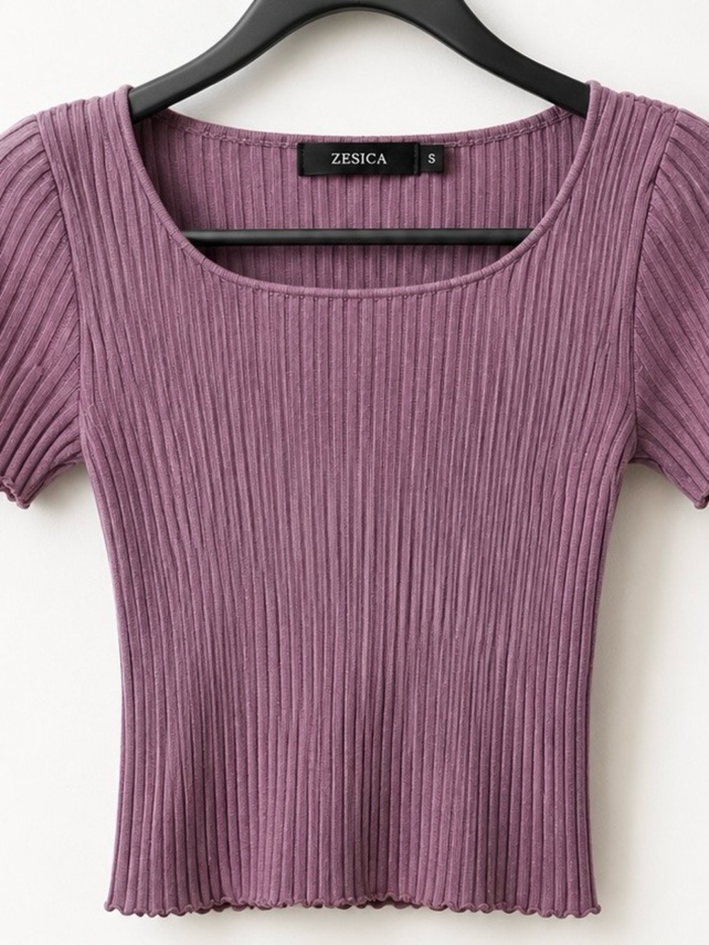 Zesica Women's Ribbed Scoop Neck Short Sleeve Top - Mauve